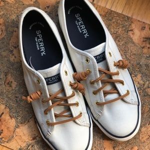 🆕 Sperry white canvas sneakers